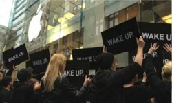 wake up campagne samsung flashmob galaxy s 3 apple store