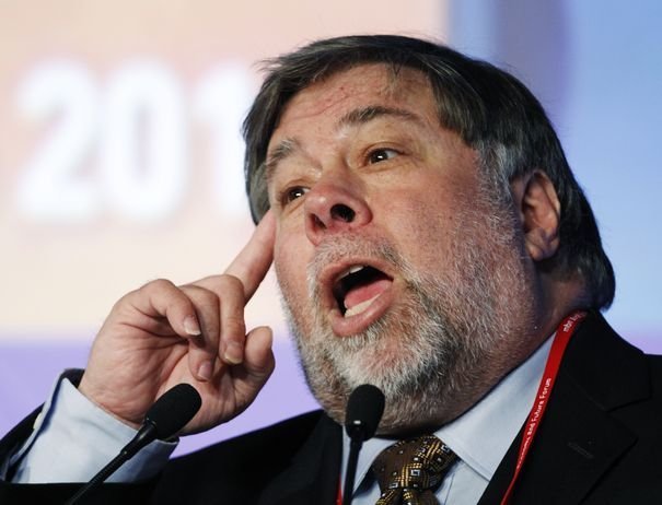 46974_wozniak-co-founder-of-apple-speaks-at-the-world-economy-and-future-forum-in-seoul