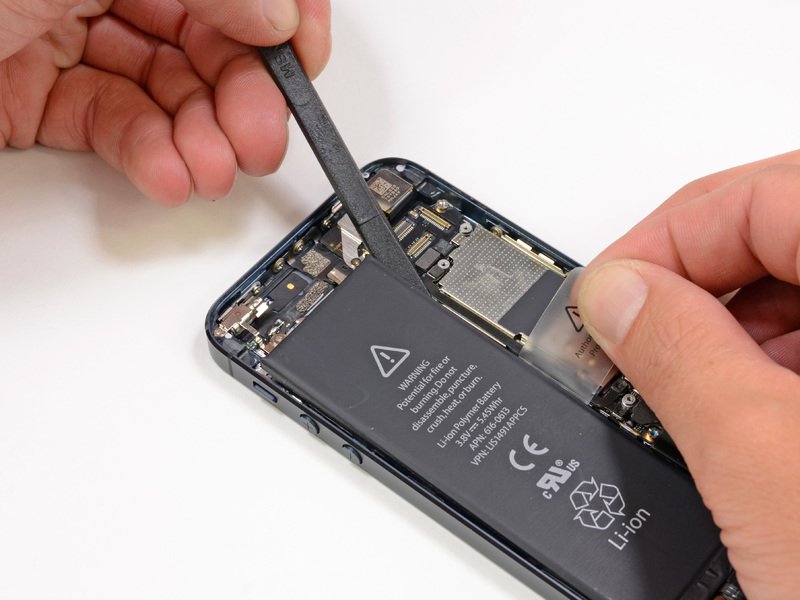 iphone-5-demontage-tear-down-ifixit-etape-08.