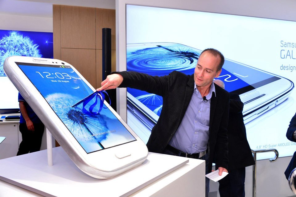 samsung-experience-store-boutique-physique-clone-apple-store-sydney-9